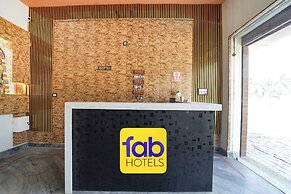 Fabhotel Radhika Palace