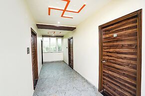 Fabhotel Radhika Palace