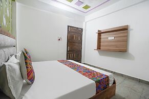Fabhotel Radhika Palace