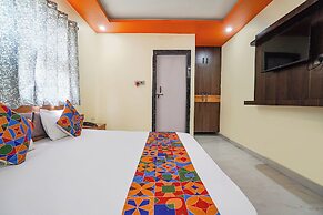 Fabhotel Radhika Palace