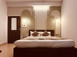 Fabhotel Majestic Heights