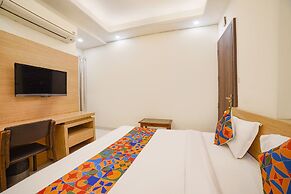 Fabhotel New Mohit Regency