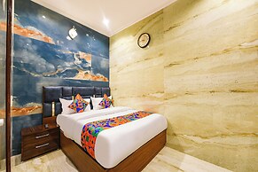Fabhotel Paradise