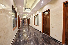 Fabhotel Paradise
