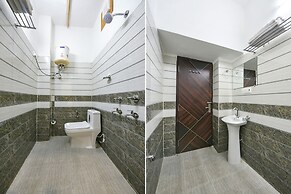 Fabhotel Silver Stone