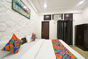 Fabhotel Silver Stone