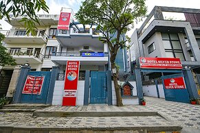 Fabhotel Silver Stone