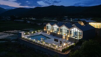 Le Pavilion Pool Villa