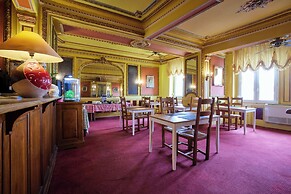 Hotel de la Paix
