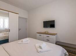 Adriatic Island Sea View Apartments