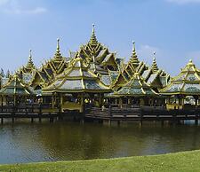 Avana X The Cross Residence