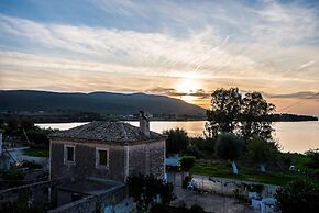Nikolas House Beside the sea Next to Lefkada