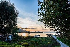 Nikolas House Beside the sea Next to Lefkada