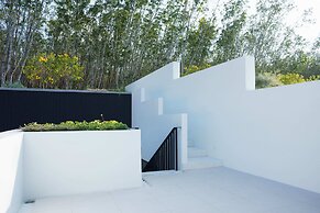 Tree O'clock Pool Villa - Phuket