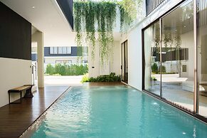 Tree O'clock Pool Villa - Phuket