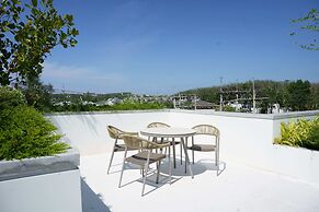 Tree O'clock Pool Villa - Phuket