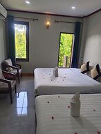 Dok Champa Hotel