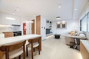 Glyfada Coastside Apartment