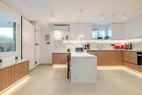 Glyfada Coastside Apartment