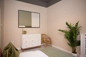 The Maida Hill Hideout - 2bdr Flat With Courtyard