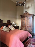 Seaside Neoclassical Property in Vaporia Ermoupoli