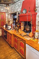 260m2 Unique Mountain House in Lilea Parnasos