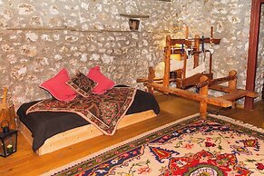 260m2 Unique Mountain House in Lilea Parnasos