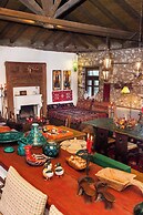 260m2 Unique Mountain House in Lilea Parnasos