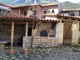 260m2 Unique Mountain House in Lilea Parnasos