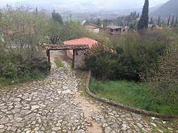 260m2 Unique Mountain House in Lilea Parnasos