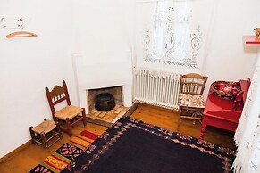 260m2 Unique Mountain House in Lilea Parnasos