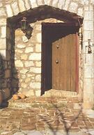 260m2 Unique Mountain House in Lilea Parnasos