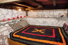 260m2 Unique Mountain House in Lilea Parnasos