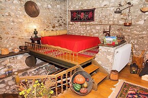 260m2 Unique Mountain House in Lilea Parnasos