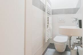 Borsieri Como Apartments with Parking