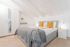 Borsieri Como Apartments with Parking