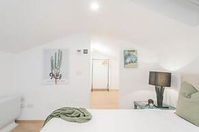 Borsieri Como Apartments with Parking