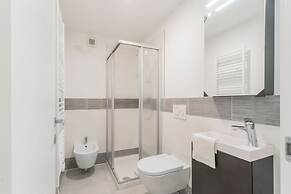 Borsieri Como Apartments with Parking