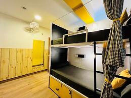 The Hosteller Mussoorie, Mall Road