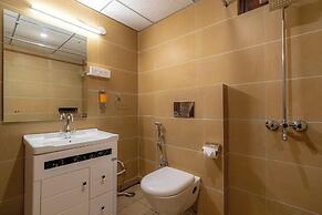 The Hosteller Mussoorie, Mall Road