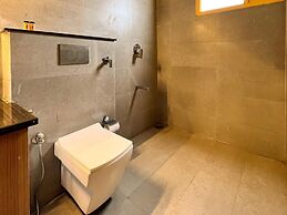 The Hosteller Mussoorie, Mall Road