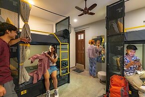 The Hosteller Mussoorie, Mall Road