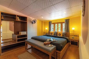 The Hosteller Mussoorie, Mall Road