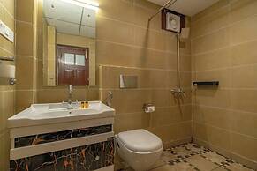 The Hosteller Mussoorie, Mall Road