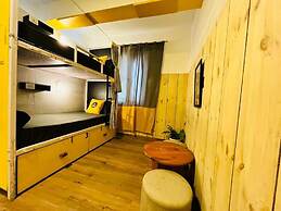 The Hosteller Mussoorie, Mall Road