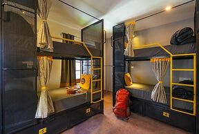 The Hosteller Mussoorie, Mall Road