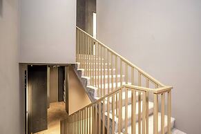 Glamorous & Stylish Getaway