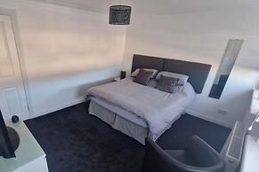 Cozy Shotts House With 2 Bedrooms