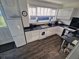 Cozy Shotts House With 2 Bedrooms