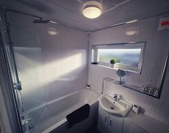 Cozy Shotts House With 2 Bedrooms